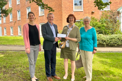 2023-CFUW-cheque-presentation
